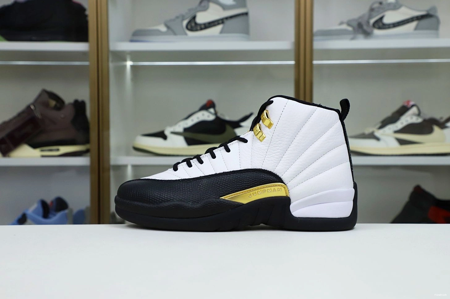 AIR RETRO 12 'ROYALTY' JORDAN 0915